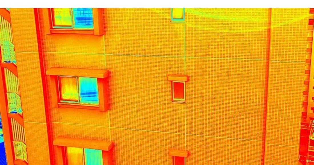 赤外線カメラで撮影した外壁の熱画像